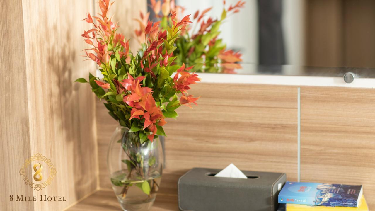 8 Mile Hotel Γιανγκόν Εξωτερικό φωτογραφία