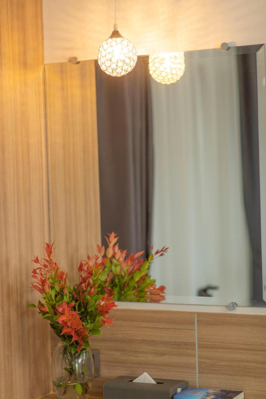 8 Mile Hotel Γιανγκόν Εξωτερικό φωτογραφία